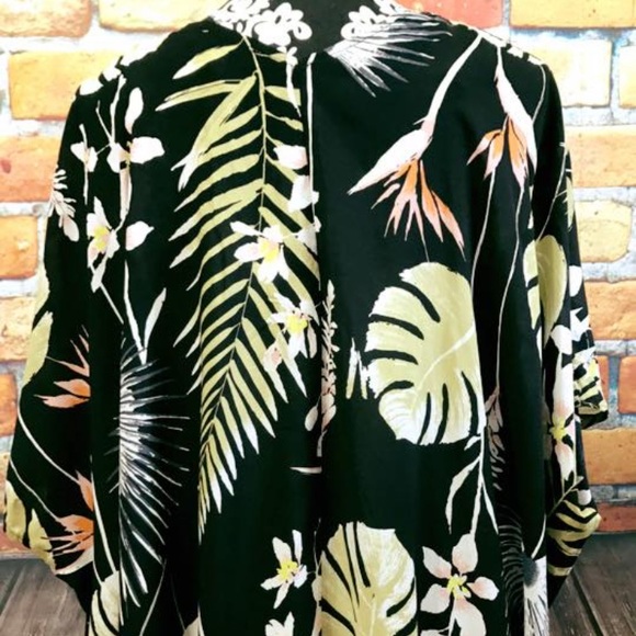 SALE! NWT Umgee Kimono/Cardigan Palm Print - Picture 4 of 7